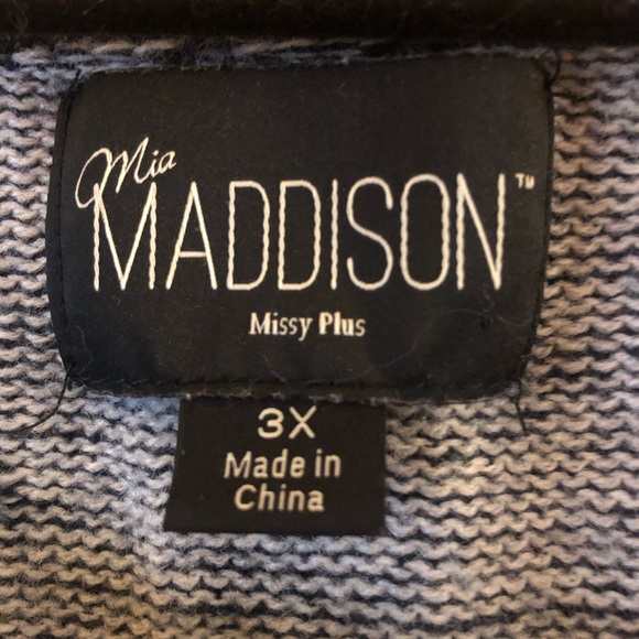 Cute lightweight sweater! - Picture 5 of 5